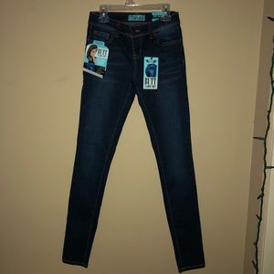 Women’s Fashion Nova Booty-shaping jeans